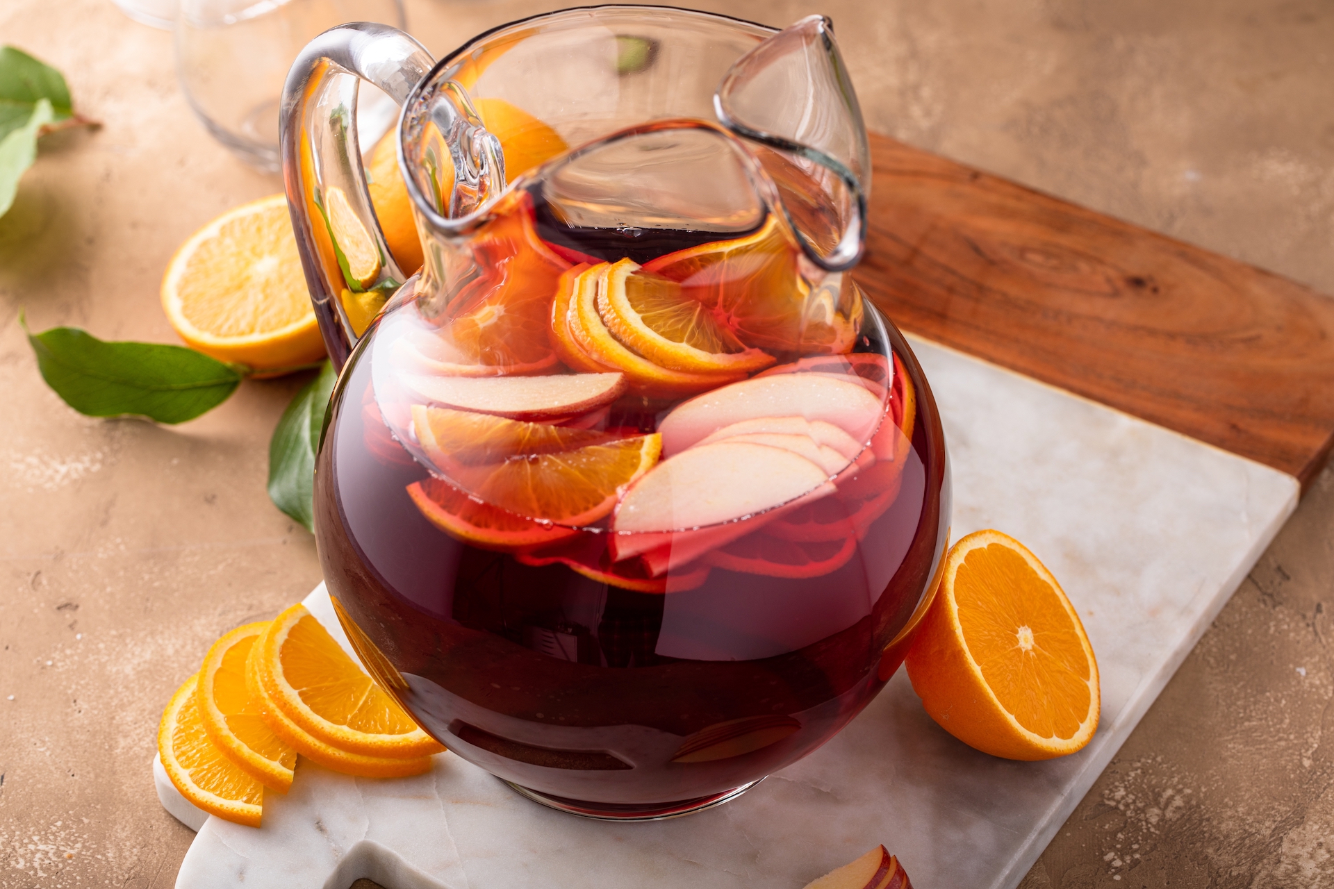 Sangria: Il Cocktail al Vino Rosso Perfetto per le Tue Feste Estive